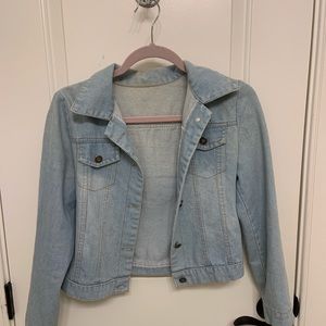 Vintage light wash cropped jean jacket